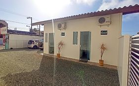 Suítes a 100m da praia e 800m do Beto Carrero